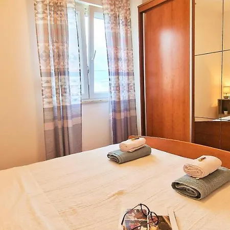 Apartment Conte