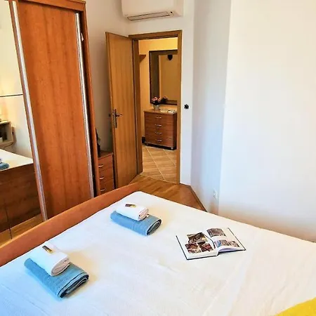 Apartment Conte *